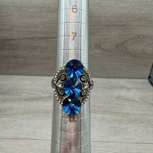 Elegant Blue Crystal Silver Ring